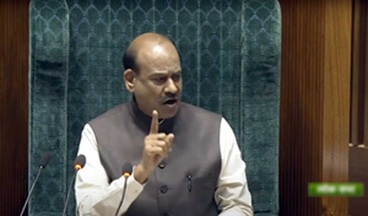 लोकसभा से गलती से निलंबित सांसद एसआर पार्थिबन का निलंबन रद्द, अब 13 सांसद हैं निलंबित